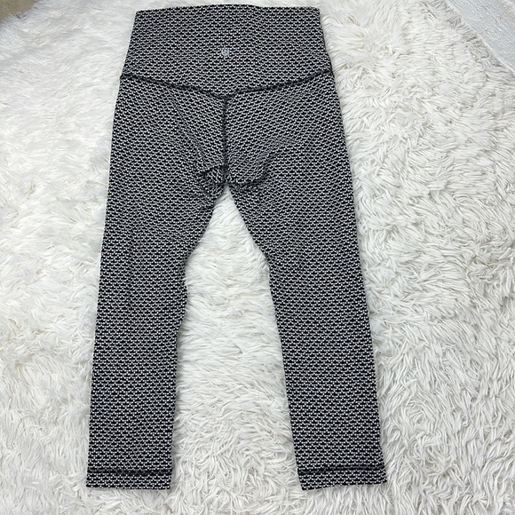 Lululemon Align Crop *21" Monochromic Ice Grey Black - Picture 6 of 8